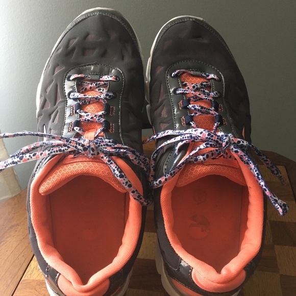 Avis Cantilever Running Shoe - Picture 3 of 9